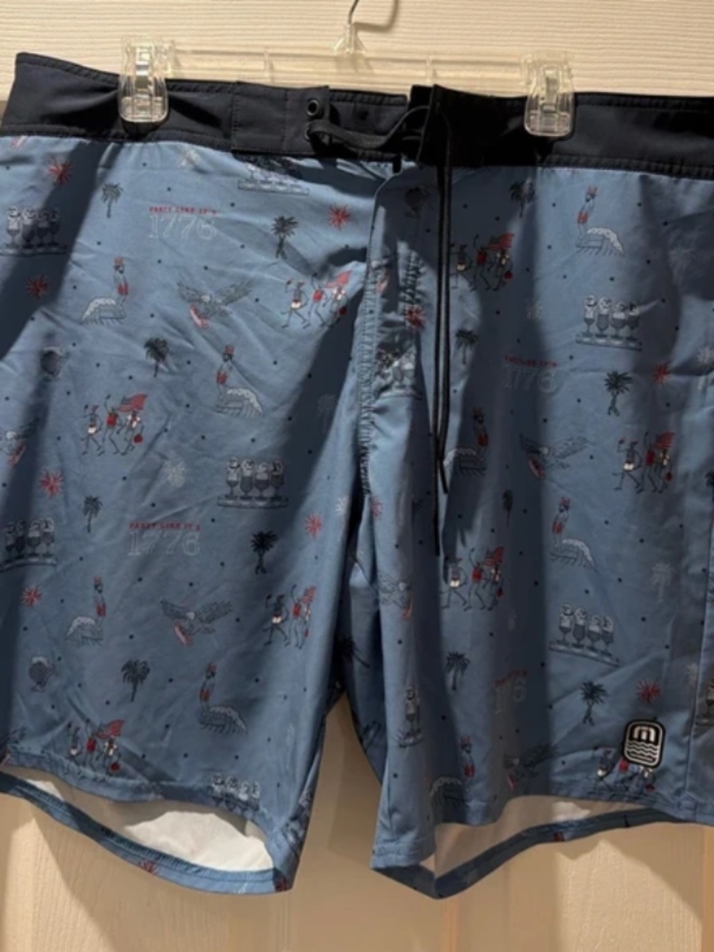 Mens Travis Matthews Swim Trunks size 36